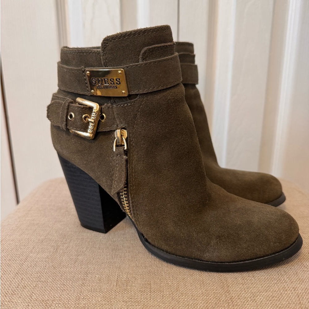 GUESS Women's Army Olive Green Ankle Boots Size 5.5 with Gold Accent Zippers - Picture 3 of 16